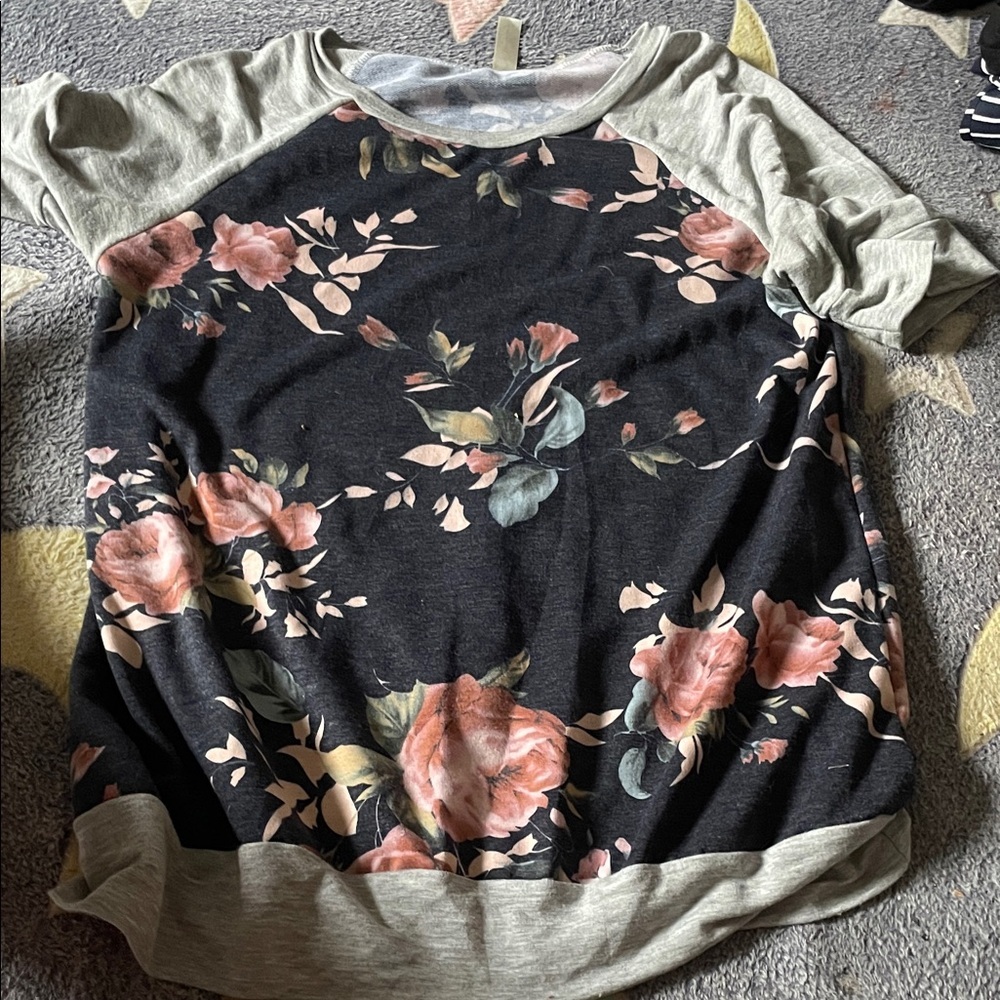 Floral Raglan Sleeve Women's Top (Bin B)​